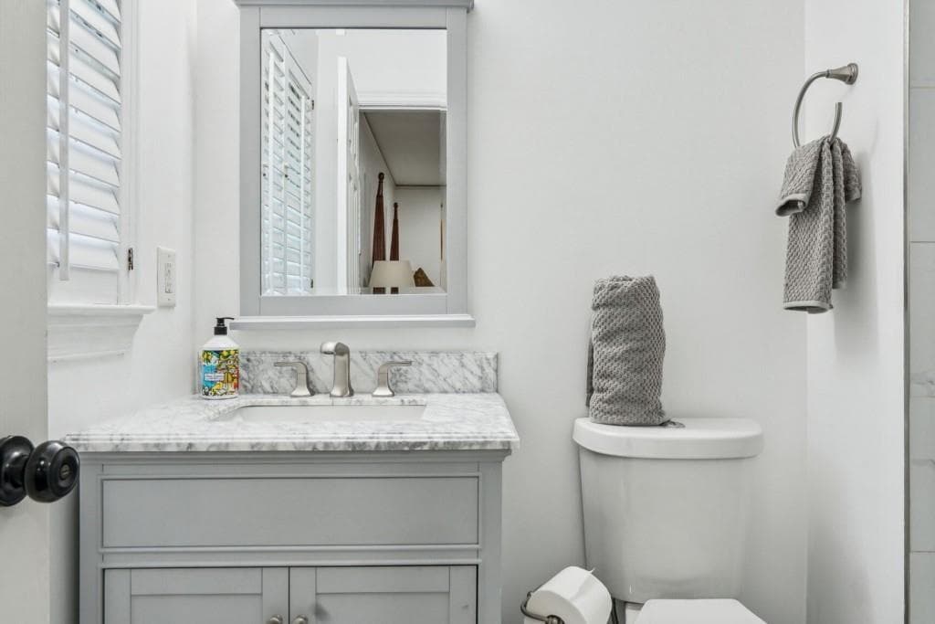 3 bedroom, 3 bathroom, 2,472 sq ft single family residence for rent at 4379 Tree Haven Drive, Atlanta, GA 30342 for $6,000 a month — photo 5