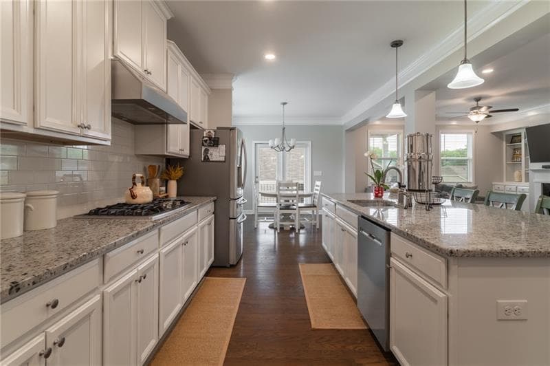 5 bedroom, 4 bathroom, 5,132 sq ft single family residence for sale at 301 Cochin Drive, Woodstock, GA 30188 — photo 4