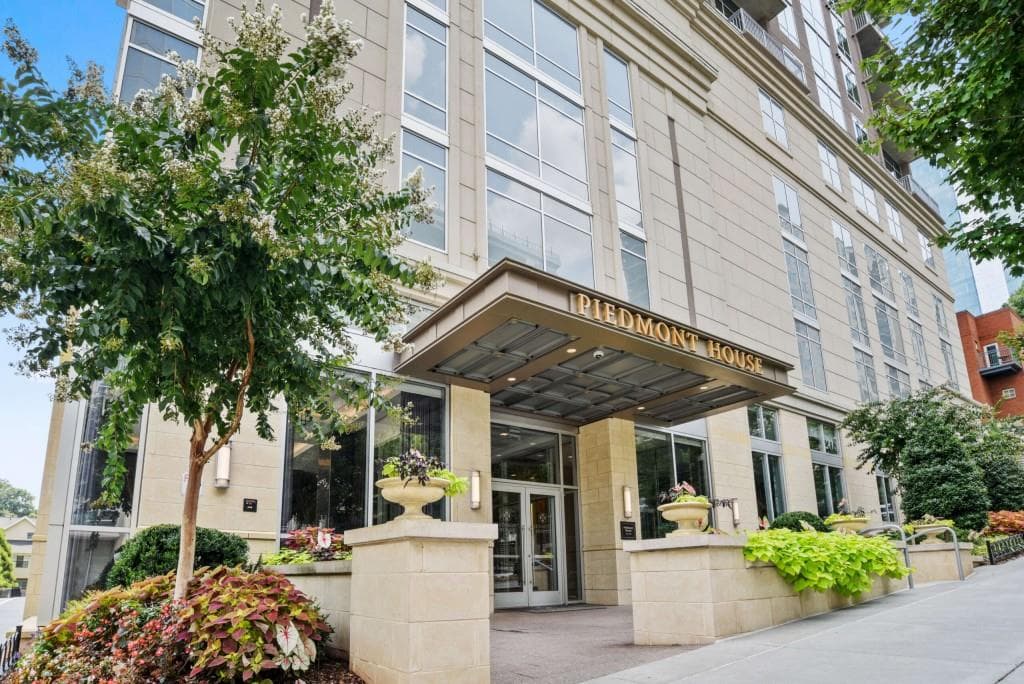 2 bedroom, 3 bathroom, 1,175 sq ft condominium for rent at 205 12th Street 03, Atlanta, GA 30309 for $6,500 a month — photo 4