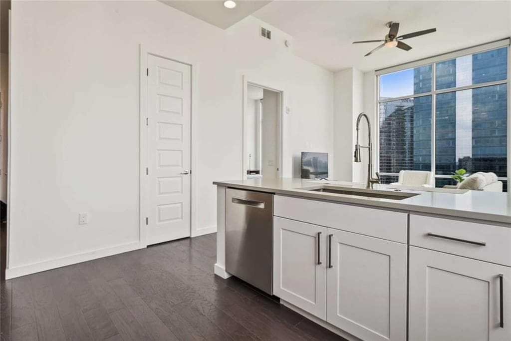 2 bedroom, 3 bathroom, 1,175 sq ft condominium for rent at 205 12th Street 03, Atlanta, GA 30309 for $6,500 a month — photo 6