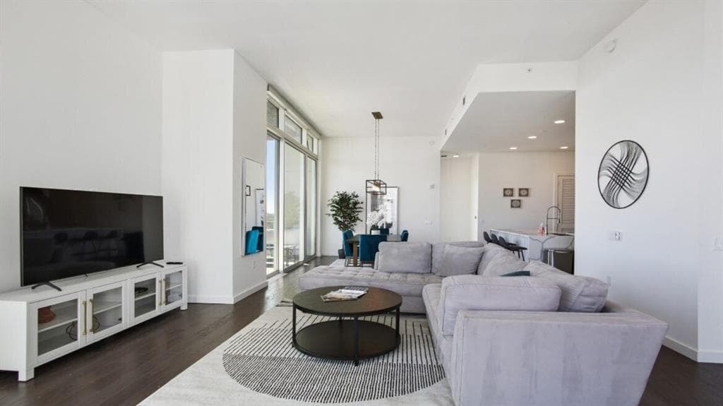 2 bedroom, 3 bathroom, 1,861 sq ft condominium for rent at 205 12th Street 2005, Atlanta, GA 30309 for $10,000 a month — photo 3