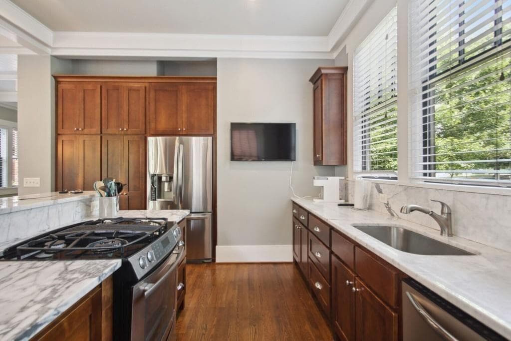 3 bedroom, 4 bathroom, 1,910 sq ft single family residence for rent at 519 N Highland Avenue, Atlanta, GA 30307 for $6,500 a month — photo 10