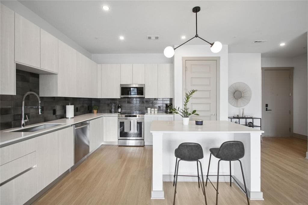 2 bedroom, 2 bathroom, 1,410 sq ft apartment for rent at 1050 Howell Mill Road 02, Atlanta, GA 30318 for $5,850 a month — photo 5