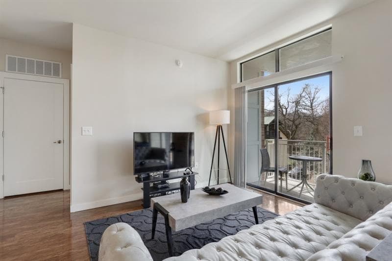 2 bedroom, 2 bathroom, 1,132 sq ft apartment for rent at 299 North Highland Avenue 3041, Atlanta, GA 30307 for $4,750 a month — photo 3