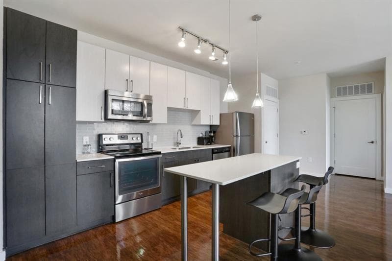 2 bedroom, 2 bathroom, 1,132 sq ft apartment for rent at 299 North Highland Avenue 3041, Atlanta, GA 30307 for $4,750 a month — photo 5