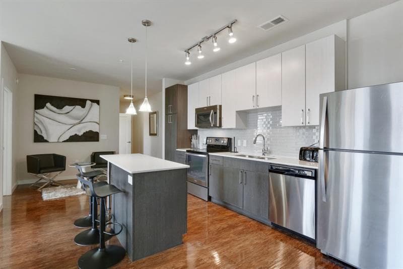 2 bedroom, 2 bathroom, 1,132 sq ft apartment for rent at 299 North Highland Avenue 3041, Atlanta, GA 30307 for $4,750 a month — photo 6