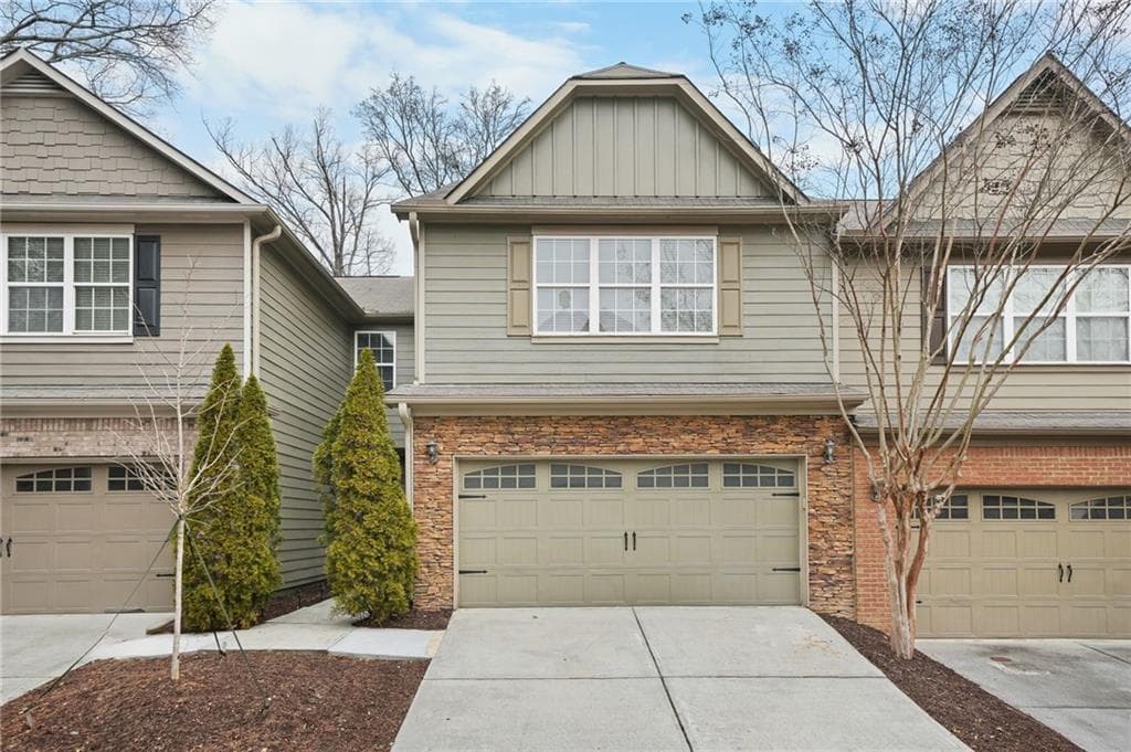 2 bedroom, 3 bathroom, 1,668 sq ft townhouse sold at 2324 Whiteoak Lane, Smyrna, GA 30080
