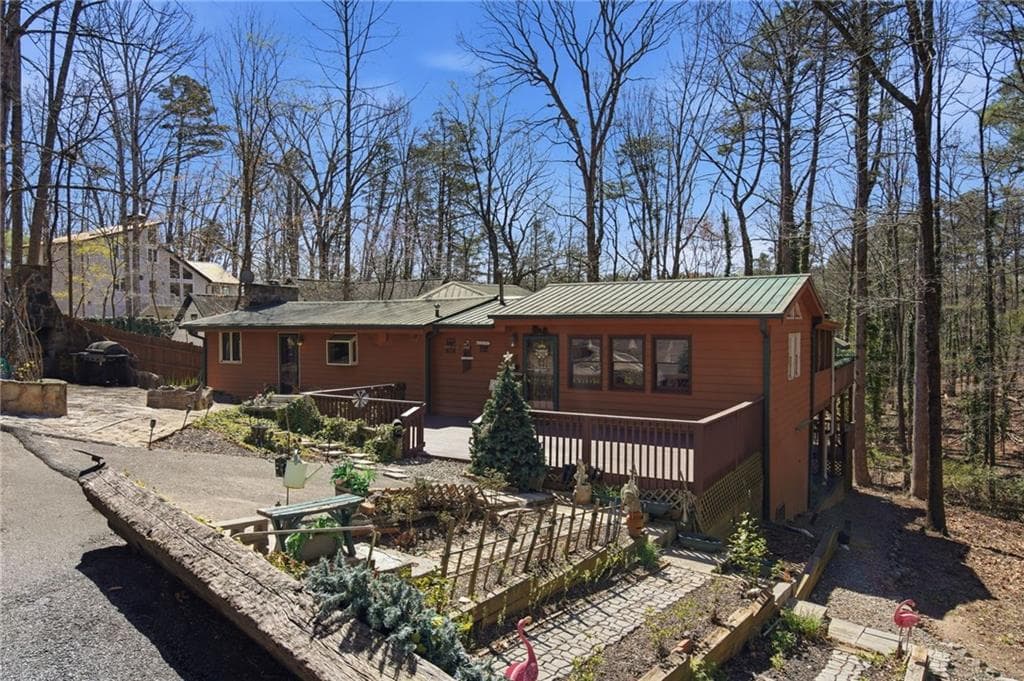 4 bedroom, 2 bathroom, 2,292 sq ft single family residence for sale at 6010 Pilgrim Point Circle, Cumming, GA 30041 — photo 10