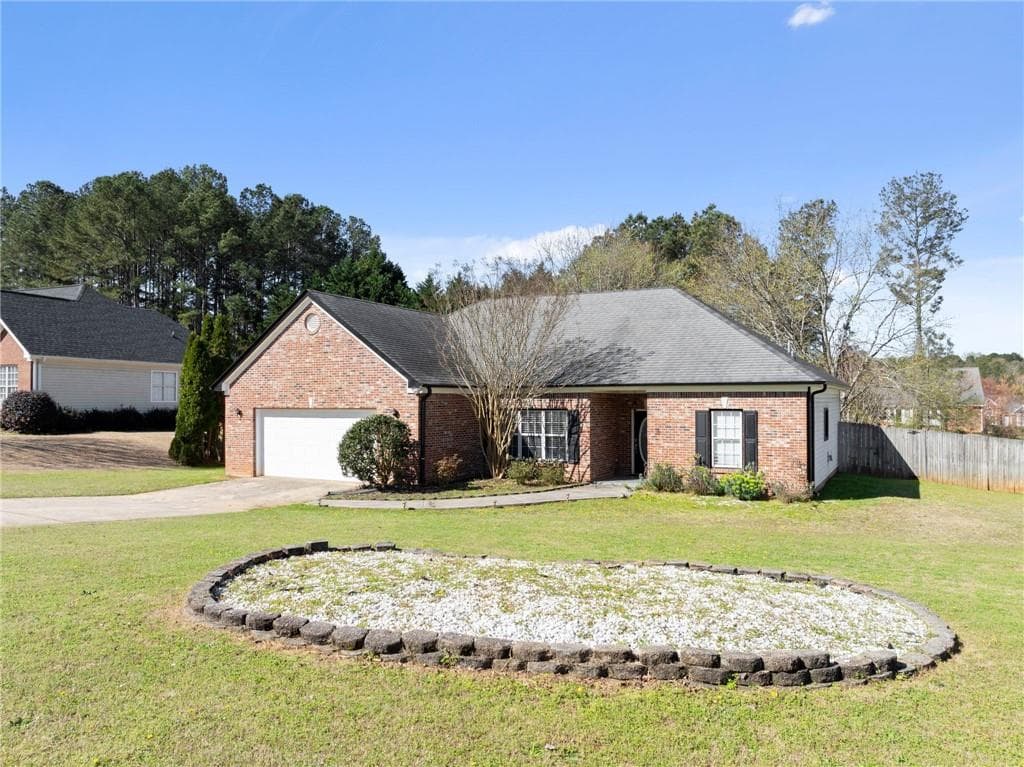 3 bedroom, 2 bathroom, 1,757 sq ft single family residence for sale at 716 Michael Drive, Winder, GA 30680 — photo 3