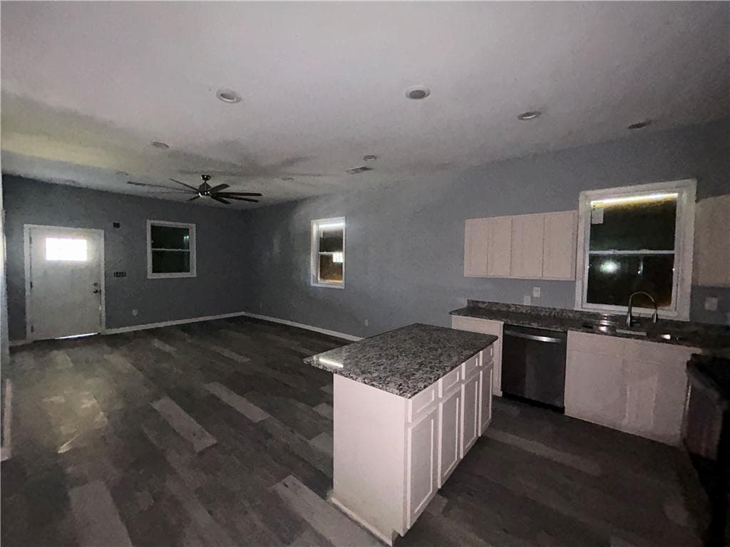 4 bedroom, 4 bathroom, 1,392 sq ft single family residence for sale at 1831 Jonesboro Road, Atlanta, GA 30315 — photo 4