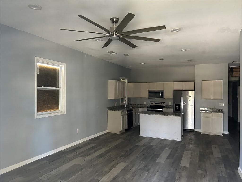 4 bedroom, 4 bathroom, 1,392 sq ft single family residence for sale at 1831 Jonesboro Road, Atlanta, GA 30315 — photo 5