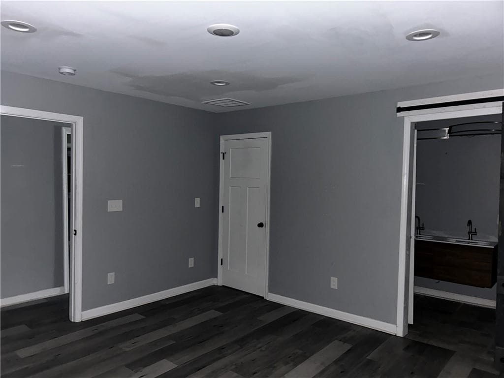 4 bedroom, 4 bathroom, 1,392 sq ft single family residence for sale at 1831 Jonesboro Road, Atlanta, GA 30315 — photo 9