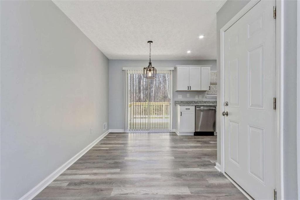 3 bedroom, 2 bathroom, 1,120 sq ft single family residence under contract at 8730 Parliament Place, Jonesboro, GA 30238 — photo 5