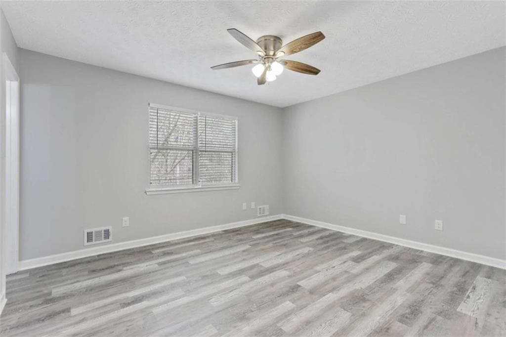 3 bedroom, 2 bathroom, 1,120 sq ft single family residence under contract at 8730 Parliament Place, Jonesboro, GA 30238 — photo 8