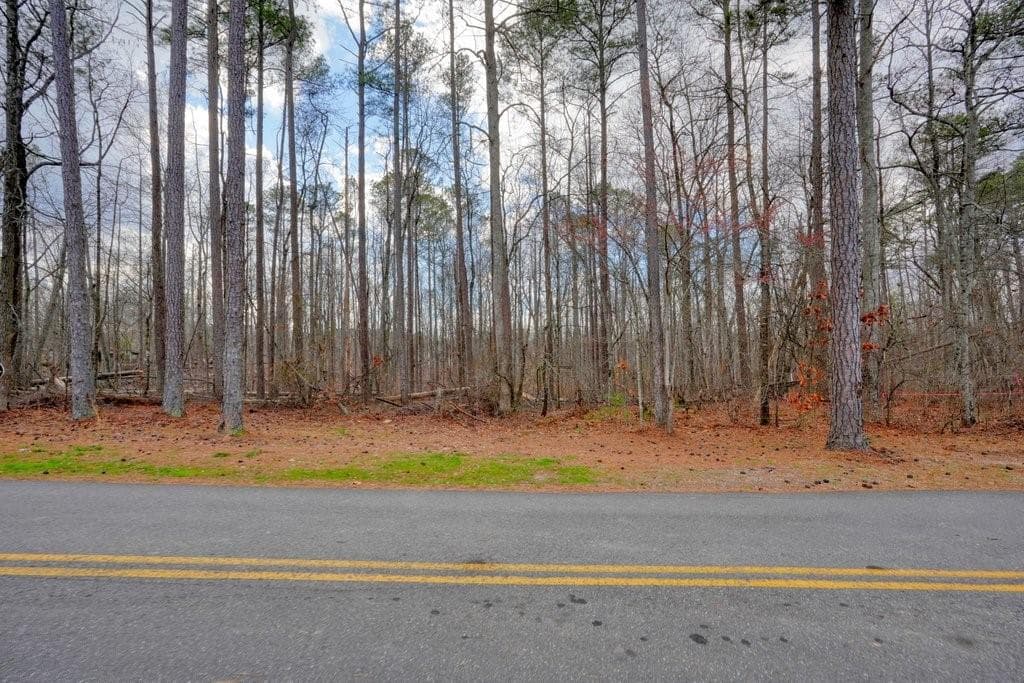 single family residence for sale at 8241 Bow Trail, Woodstock, GA 30188 — photo 10