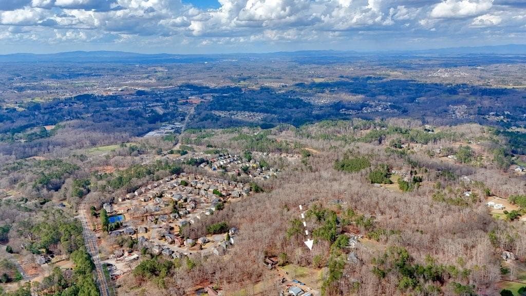 single family residence for sale at 8241 Bow Trail, Woodstock, GA 30188 — photo 9
