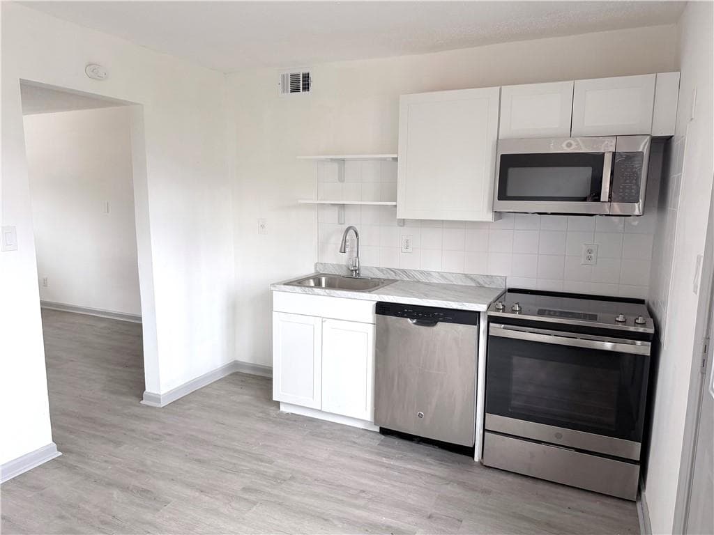 2 bedroom, 1 bathroom, 831 sq ft condominium for sale at 195 Sycamore Drive 39, Athens, GA 30606 — photo 5