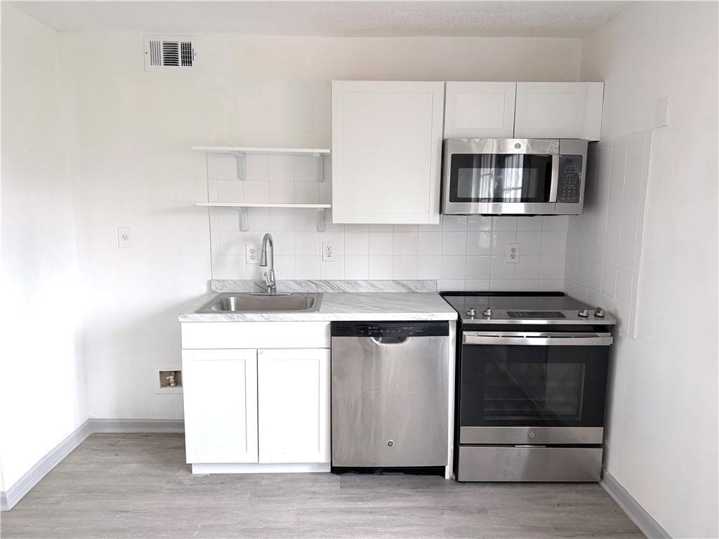 2 bedroom, 1 bathroom, 831 sq ft condominium for sale at 195 Sycamore Drive 39, Athens, GA 30606 — photo 6