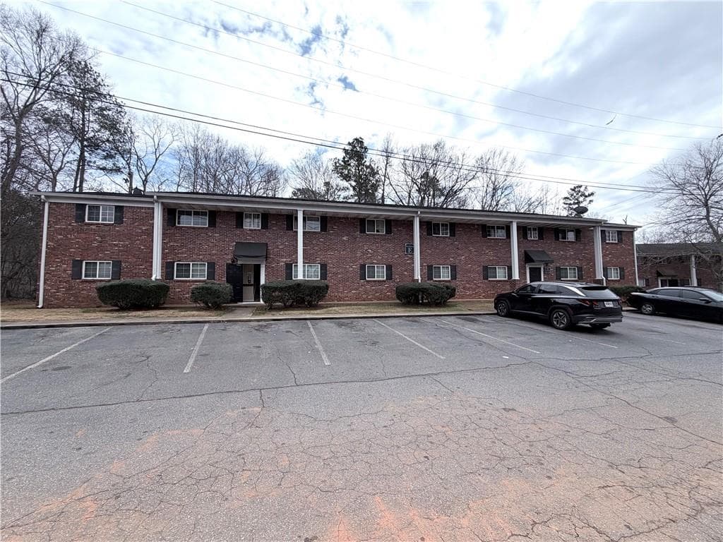 2 bedroom, 1 bathroom, 831 sq ft condominium for sale at 195 Sycamore Drive 39, Athens, GA 30606 — photo 4
