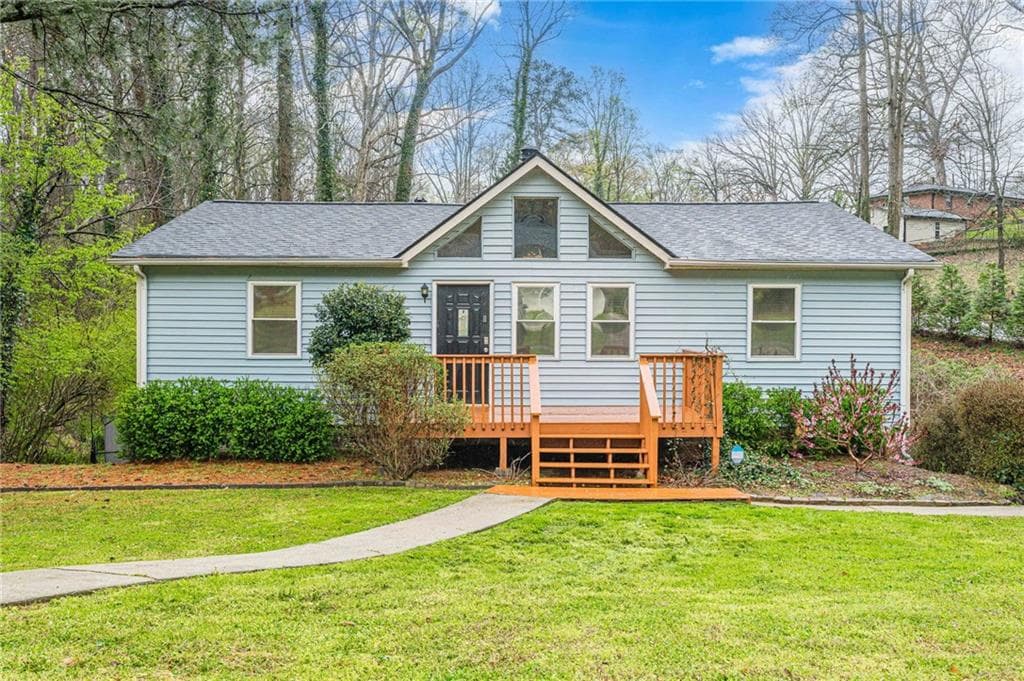 3 bedroom, 2 bathroom, 2,072 sq ft single family residence under contract at 549 Pineland Circle, Mableton, GA 30126