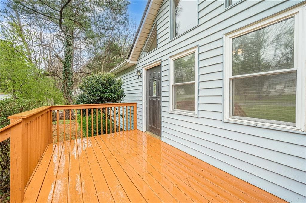 3 bedroom, 2 bathroom, 2,072 sq ft single family residence under contract at 549 Pineland Circle, Mableton, GA 30126 — photo 4