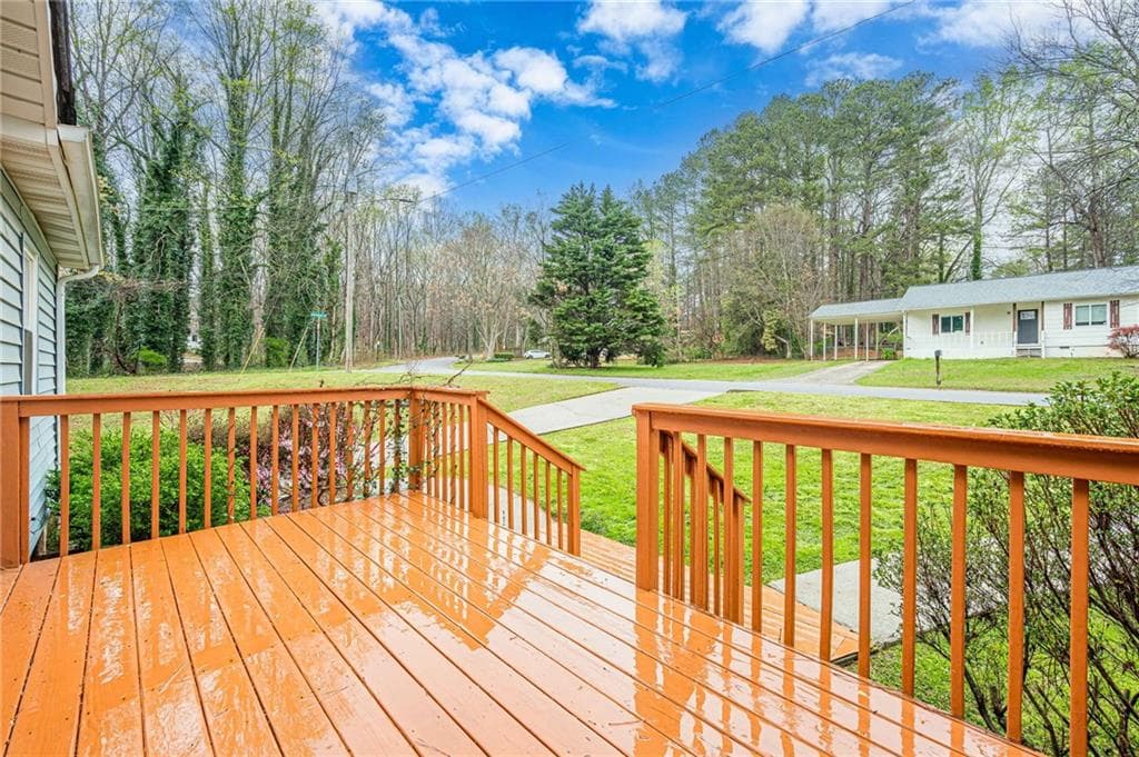 3 bedroom, 2 bathroom, 2,072 sq ft single family residence under contract at 549 Pineland Circle, Mableton, GA 30126 — photo 5