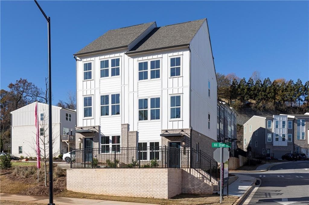 3 bedroom, 5 bathroom, 1,898 sq ft townhouse for rent at 1205 Skylar Lane, Atlanta, GA 30315 for $2,800 a month — photo 2
