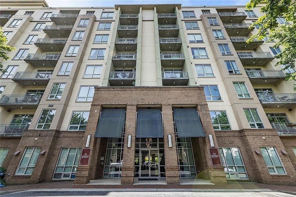 1 bedroom, 1 bathroom, 671 sq ft condominium for sale at 711 Cosmopolitan Drive 223, Atlanta, GA 30324 — photo 9