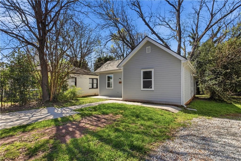 3 bedroom, 2 bathroom, 864 sq ft single family residence sold at 145 Mcdonough Boulevard, Atlanta, GA 30315