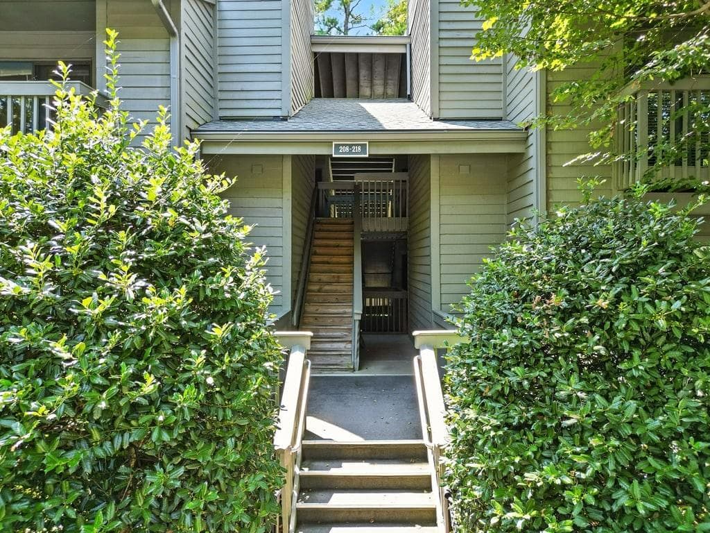 217 Tuxworth Circle, Decatur, GA 30033 — most recent listing photo