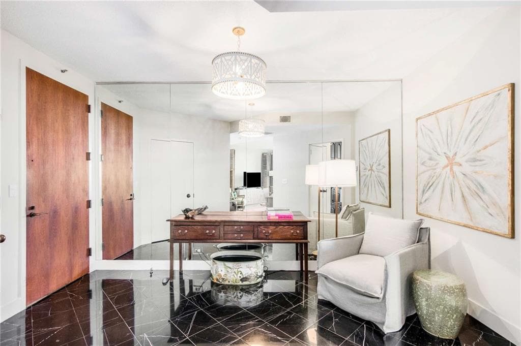 1 bedroom, 2 bathroom, 1,630 sq ft condominium under contract at 2660 Peachtree Road 14B, Atlanta, GA 30305 — photo 3