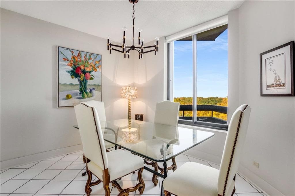 1 bedroom, 2 bathroom, 1,630 sq ft condominium under contract at 2660 Peachtree Road 14B, Atlanta, GA 30305 — photo 7