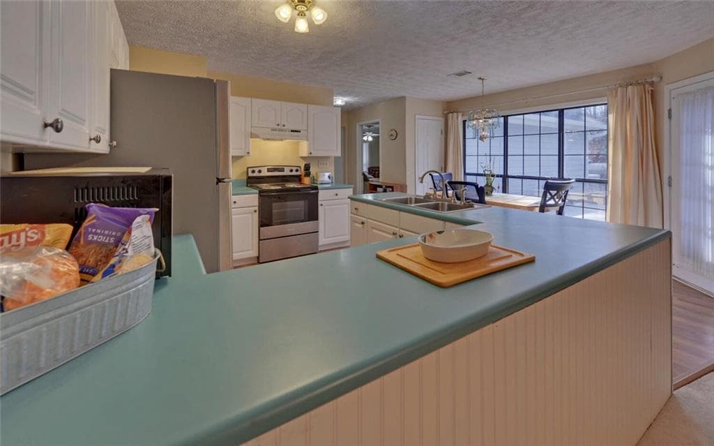 3 bedroom, 2 bathroom, 2,092 sq ft single family residence under contract at 24 Copper Mill Road, Dahlonega, GA 30533 — photo 6