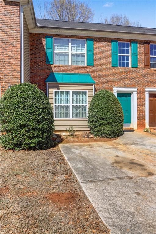 2 bedroom, 3 bathroom townhouse sold at 4612 Grand Central Parkway, Decatur, GA 30035