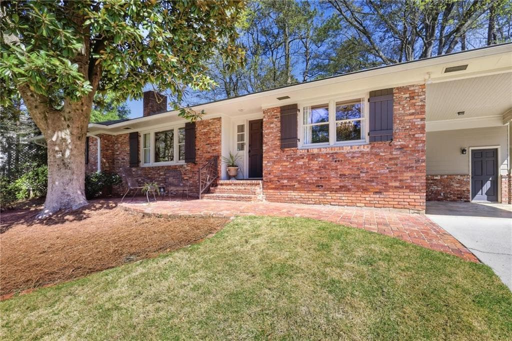 3 bedroom, 2 bathroom, 2,495 sq ft single family residence sold at 2059 Brookview Drive, Atlanta, GA 30318