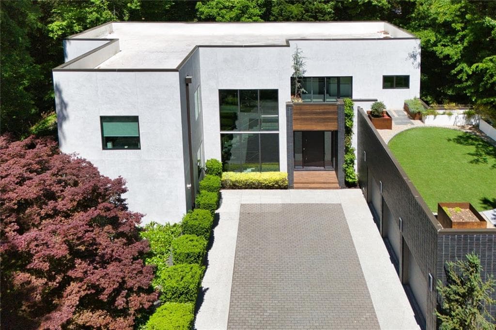 5 bedroom, 6 bathroom, 6,683 sq ft single family residence sold at 3209 Teton Drive, Atlanta, GA 30339