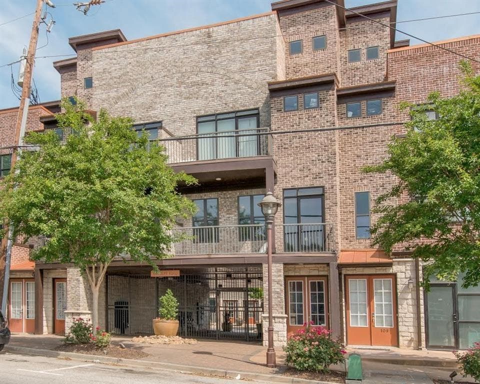 1199 Huff Road 110, Atlanta, GA 30318 — most recent listing photo