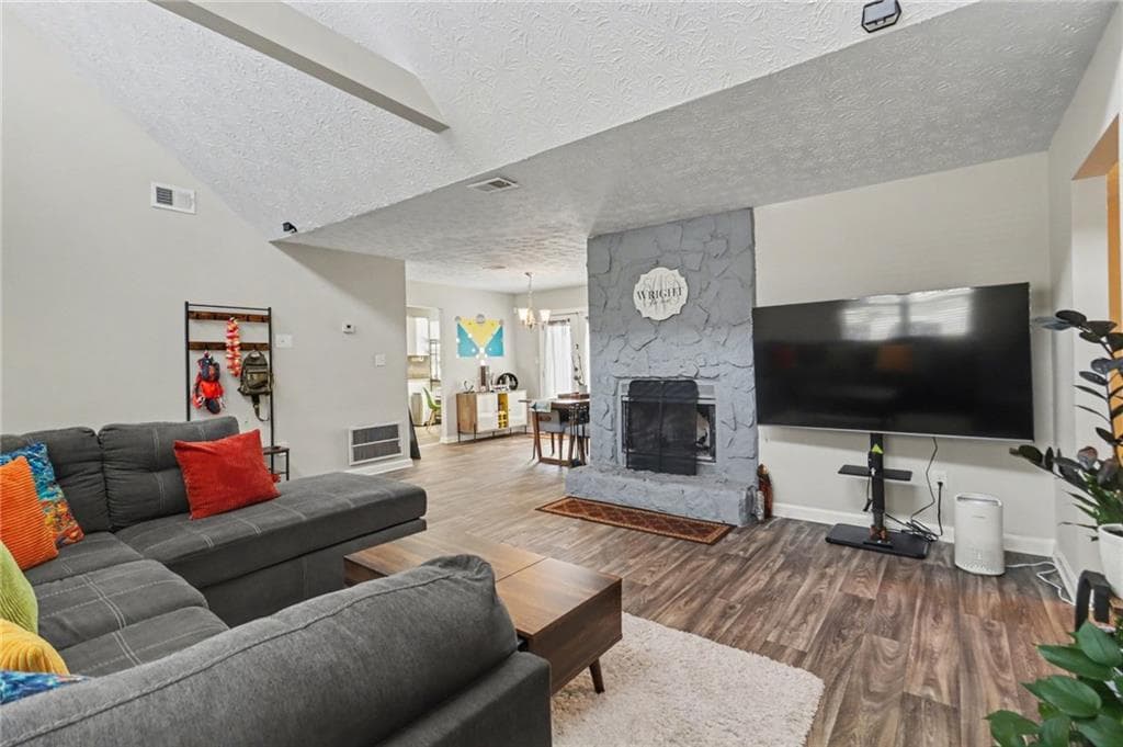 3 bedroom, 2 bathroom, 1,422 sq ft single family residence under contract at 632 Woodknoll Court, Jonesboro, GA 30238 — photo 6