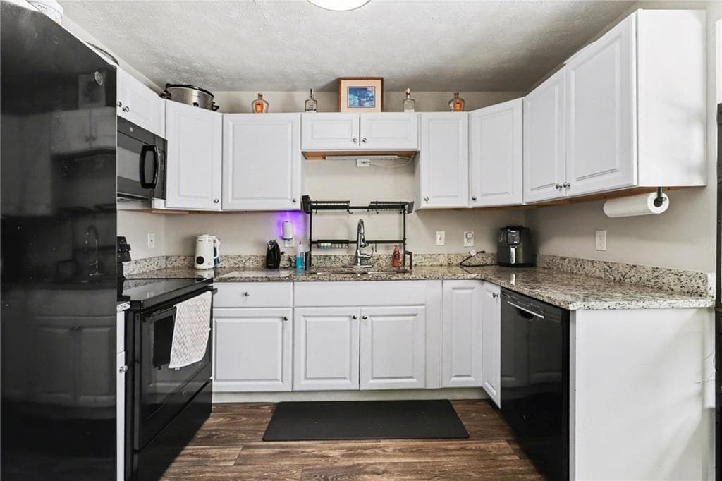 3 bedroom, 2 bathroom, 1,422 sq ft single family residence under contract at 632 Woodknoll Court, Jonesboro, GA 30238 — photo 9