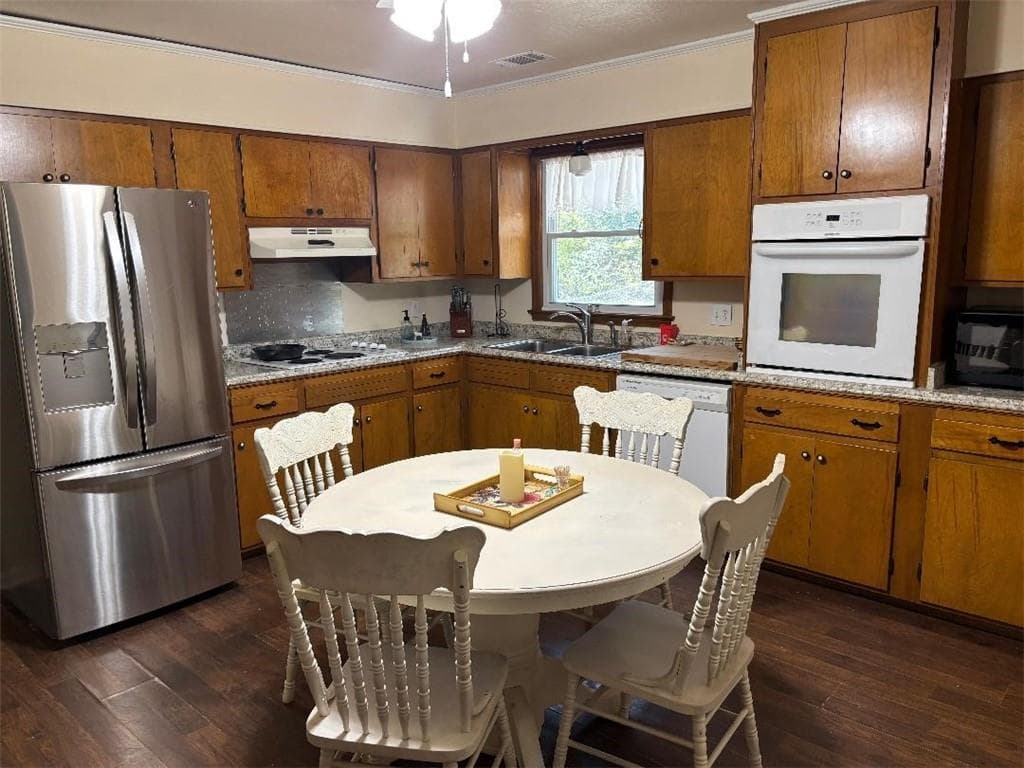 4 bedroom, 2 bathroom, 2,326 sq ft single family residence under contract at 8795 Maysville Road, Maysville, GA 30558 — photo 4