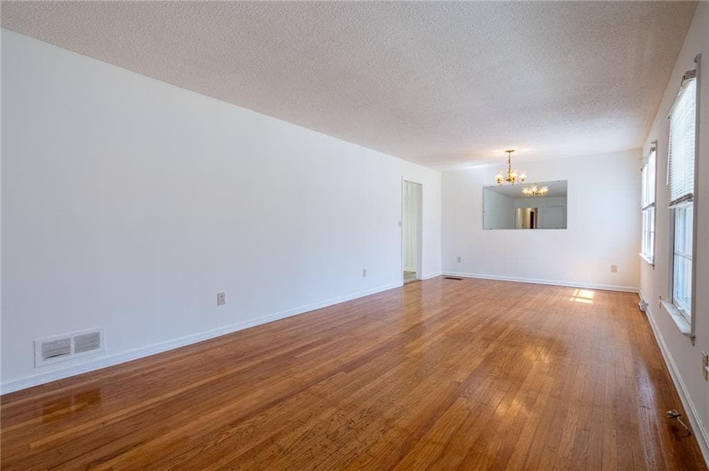 3 bedroom, 3 bathroom, 2,984 sq ft single family residence for sale at 33 Summit Drive, Lindale, GA 30147 — photo 7