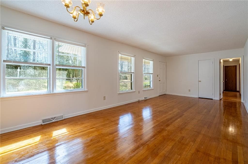 3 bedroom, 3 bathroom, 2,984 sq ft single family residence for sale at 33 Summit Drive, Lindale, GA 30147 — photo 9