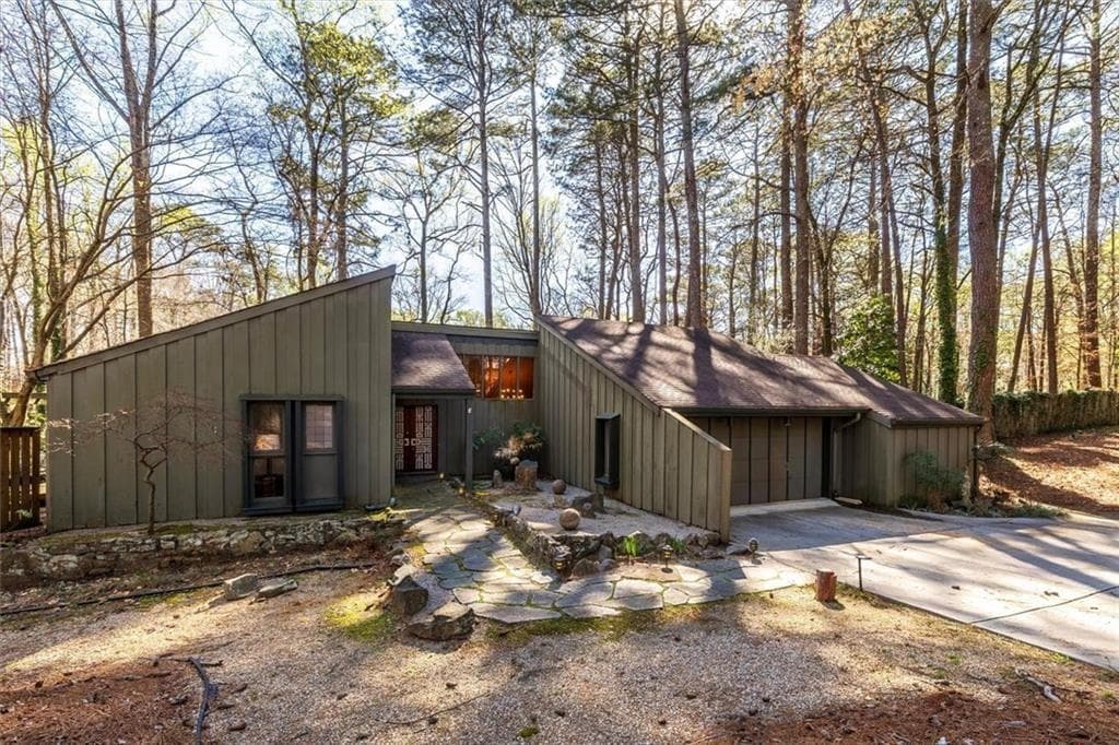 4917 Mountclaire Road, Smoke Rise, GA 30087 — most recent listing photo