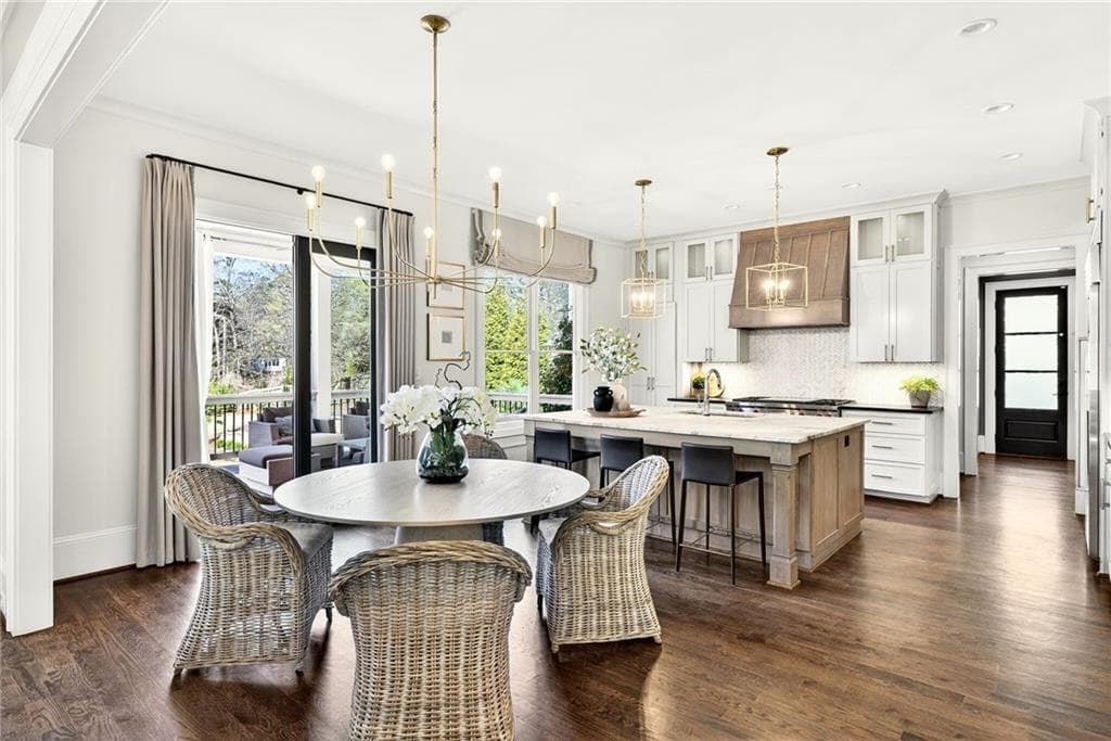 7 bedroom, 7 bathroom, 6,685 sq ft single family residence under contract at 2838 Redding Road, Atlanta, GA 30319 — photo 5