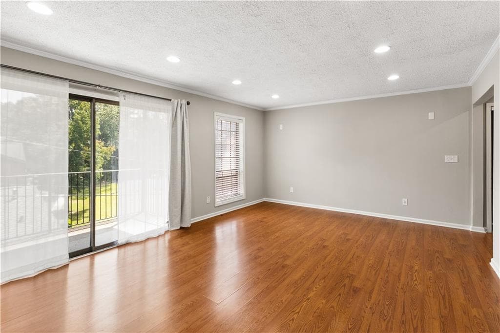2 bedroom, 2 bathroom, 1,206 sq ft condominium under contract at 6851 Roswell Road O28, Atlanta, GA 30328 — photo 8