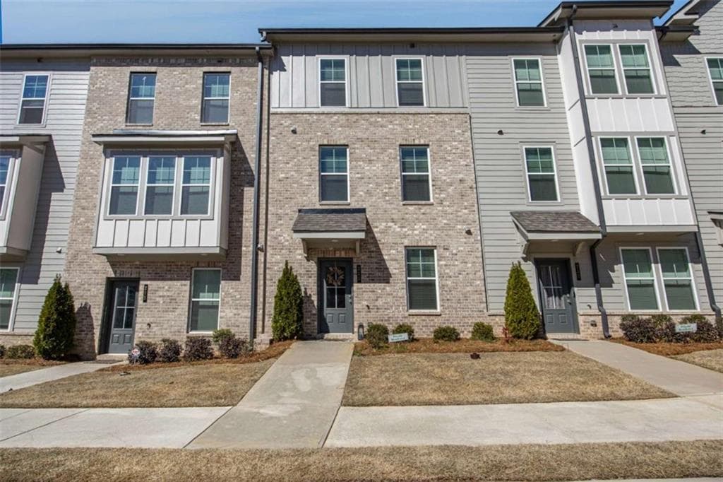 4 bedroom, 4 bathroom, 1,897 sq ft townhouse under contract at 215 Wallace Street, Fayetteville, GA 30214