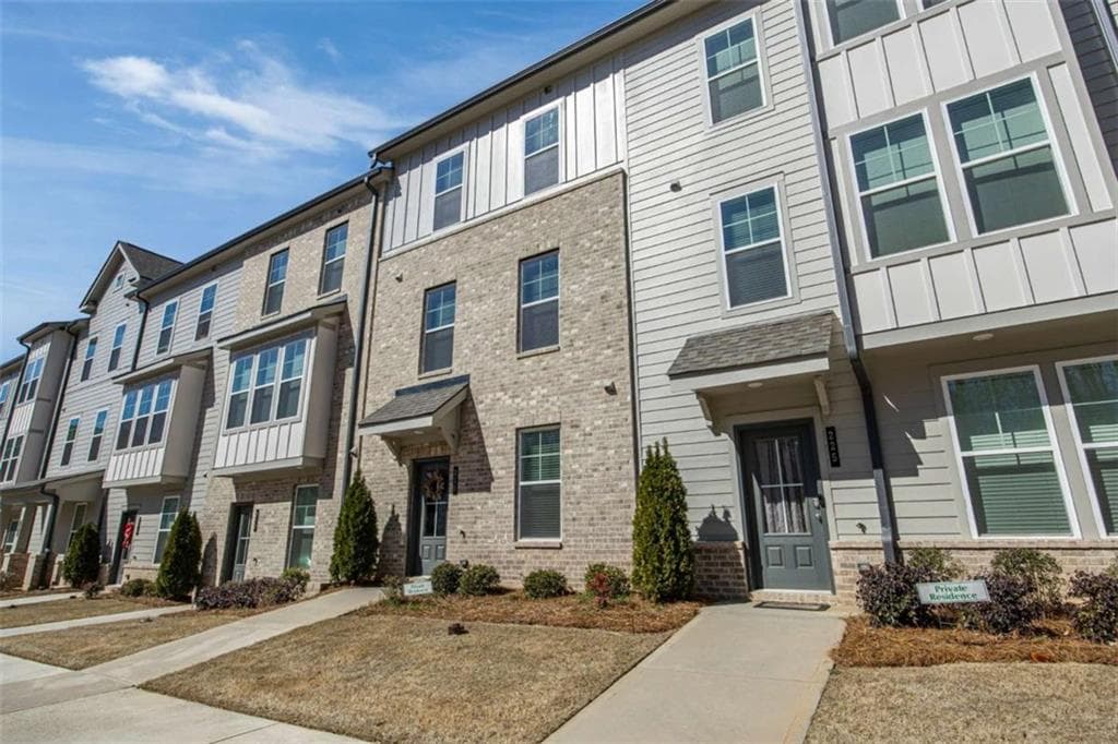 4 bedroom, 4 bathroom, 1,897 sq ft townhouse under contract at 215 Wallace Street, Fayetteville, GA 30214 — photo 2