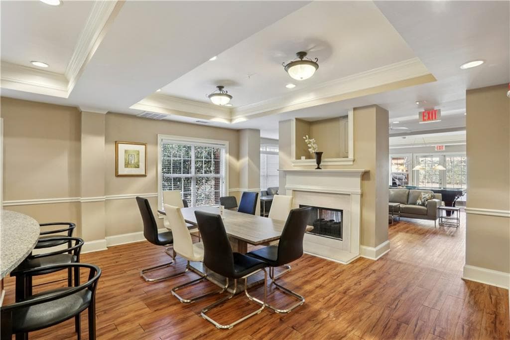 2 bedroom, 3 bathroom, 1,423 sq ft condominium for sale at 3275 Lenox Road 208, Atlanta, GA 30324 — photo 3