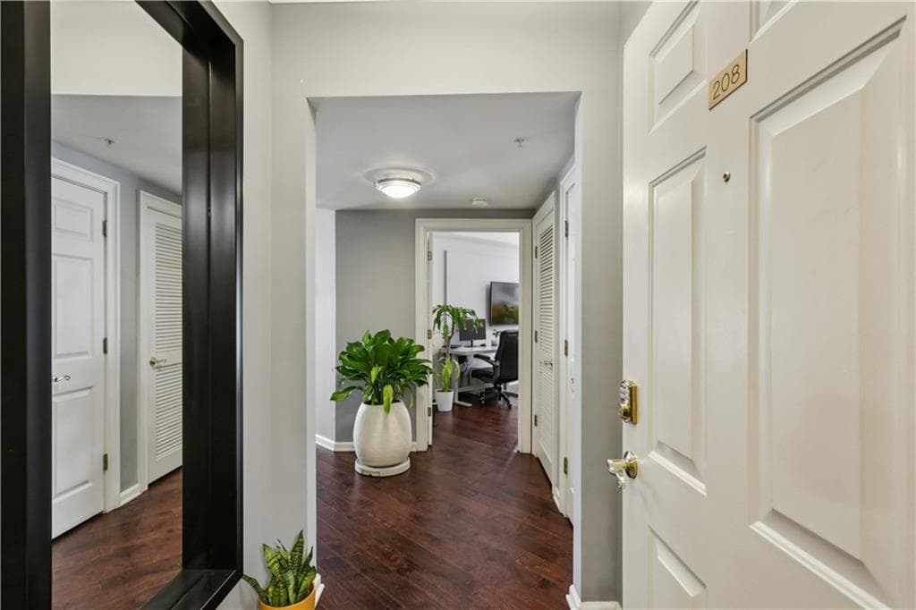 2 bedroom, 3 bathroom, 1,423 sq ft condominium for sale at 3275 Lenox Road 208, Atlanta, GA 30324 — photo 5