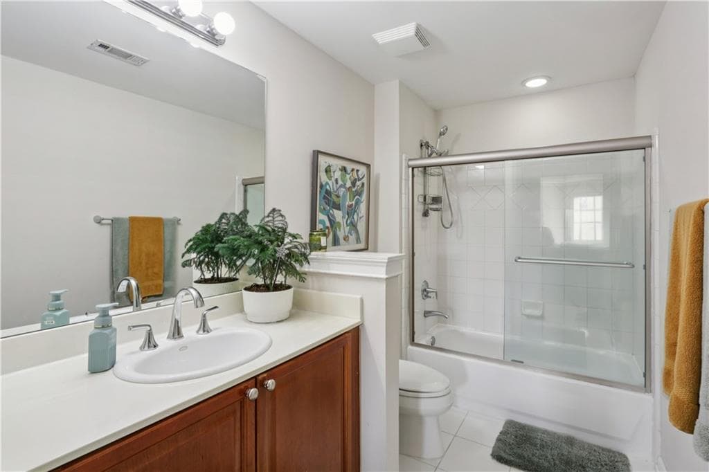 2 bedroom, 3 bathroom, 1,423 sq ft condominium for sale at 3275 Lenox Road 208, Atlanta, GA 30324 — photo 9